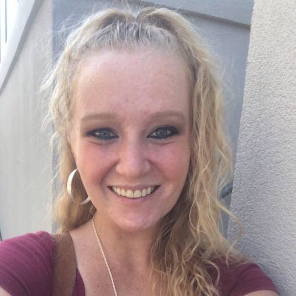 Meet your Posher, Katelyn - Picture 1 of 1